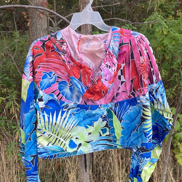 Nike multicolored Hyper Femme cropped zip-up hooded jacket Sz S. Great deal! - Picture 2 of 3